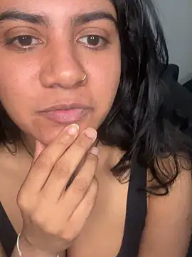 Snapshot of TiaBella_ chatting on April 2026 07:58:02 PM TiaBella online show from April 2026 07:58:02 PM