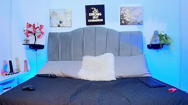 Maddy  Jones online show from January 2026 07:48:02 PM