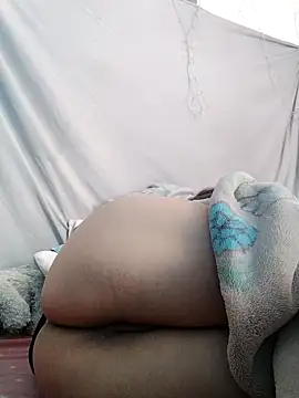 Emmyxxx online show from February 2026 04:43:01 PM