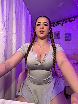 Snapshot of April_Beckett02 chatting on April 2026 10:27:02 AM April Beckett02 online show from April 2026 10:27:02 AM