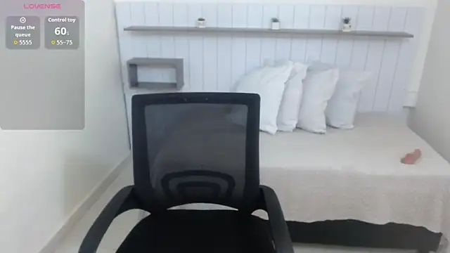 Snapshot of Ivonny_Hot chatting on April 2026 03:56:01 AM Ivonny Hot online show from April 2026 03:56:01 AM