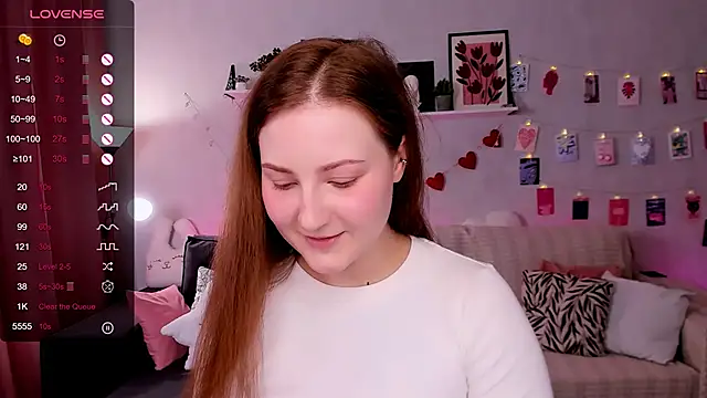 Snapshot of velvet_cherry_ chatting on April 2026 09:01:02 AM velvet cherry online show from April 2026 09:01:02 AM