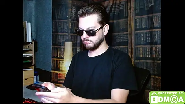 Snapshot of justshutupandwatch chatting on November 2025 06:18:01 PM justshutupandwatch online show from November 2025 06:18:01 PM