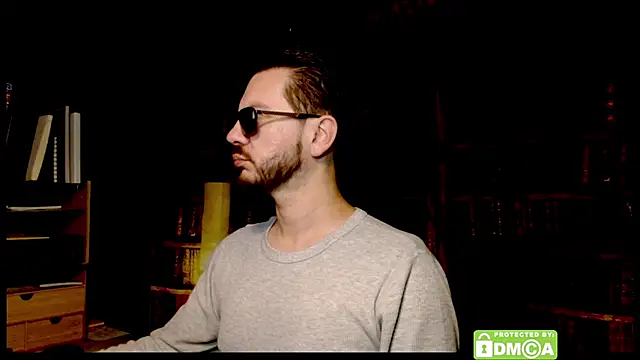 Snapshot of justshutupandwatch chatting on December 2025 04:44:01 PM justshutupandwatch online show from December 2025 04:44:01 PM