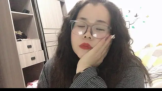 Huahua3187 online show from November 2025 12:04:01 PM