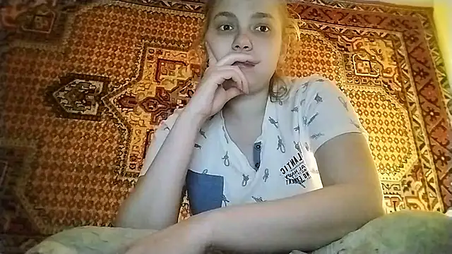 Snapshot of KikiBang chatting on April 2026 06:57:01 PM KikiBang online show from April 2026 06:57:01 PM