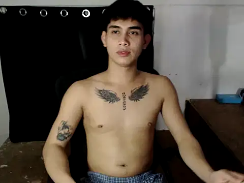 DecentGUy04 online show from November 2025 07:58:01 PM