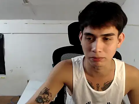 DecentGUy04 online show from November 2025 05:56:01 PM