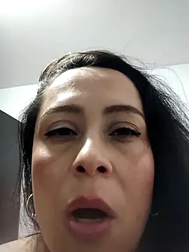 danielita1414 online show from December 2025 02:11:01 PM