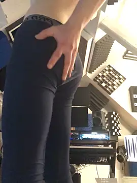 Spielzeugtwink online show from December 2025 02:51:01 AM