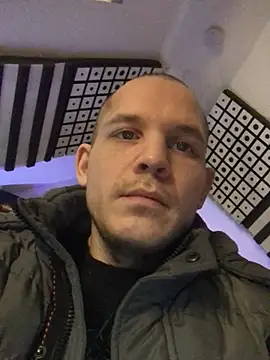 Snapshot of Spielzeugtwink chatting on March 2026 12:45:02 PM Spielzeugtwink online show from March 2026 12:45:02 PM