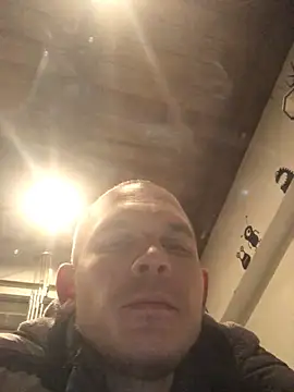 Snapshot of Spielzeugtwink chatting on March 2026 10:46:01 PM Spielzeugtwink online show from March 2026 10:46:01 PM