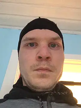 Snapshot of Spielzeugtwink chatting on March 2026 04:07:02 PM Spielzeugtwink online show from March 2026 04:07:02 PM