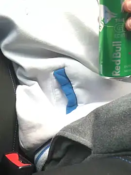 Snapshot of Spielzeugtwink chatting on April 2026 01:18:01 PM Spielzeugtwink online show from April 2026 01:18:01 PM