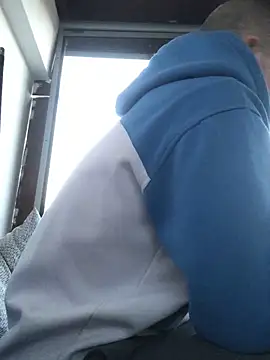 Snapshot of Spielzeugtwink chatting on April 2026 06:31:02 PM Spielzeugtwink online show from April 2026 06:31:02 PM