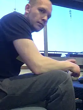 Snapshot of Spielzeugtwink chatting on April 2026 06:53:02 PM Spielzeugtwink online show from April 2026 06:53:02 PM