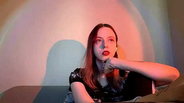 LulyClouds online show from November 2025 10:26:02 AM