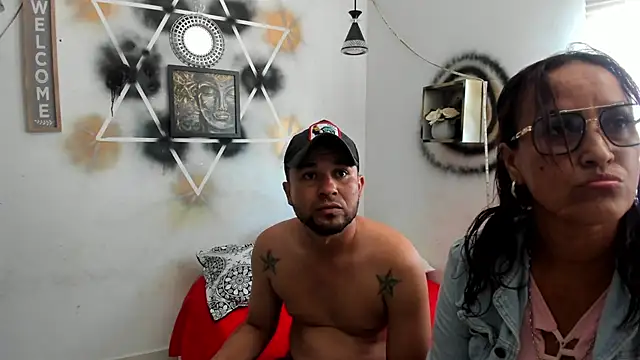 Snapshot of StephaniaAndRandy chatting on November 2025 04:08:02 PM StephaniaAndRandy online show from November 2025 04:08:02 PM