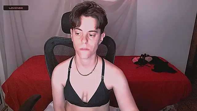 Snapshot of yuyitohairy chatting on December 2025 04:07:01 AM yuyitohairy online show from December 2025 04:07:01 AM