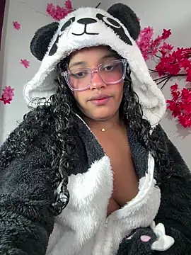 Snapshot of chleo_rosse chatting on April 2026 03:20:02 AM chleo rosse online show from April 2026 03:20:02 AM