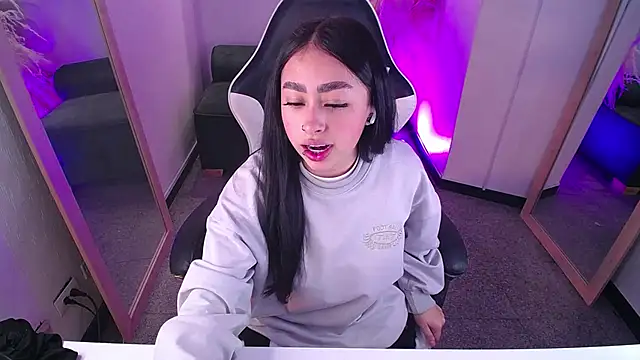 vallolett online show from March 2026 07:51:02 PM