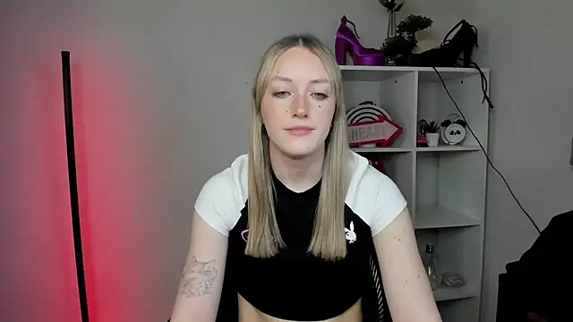 EvelynBlond online show from March 2026 01:27:01 PM