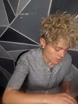 Snapshot of megan_NL chatting on January 2026 10:19:02 PM megan NL online show from January 2026 10:19:02 PM