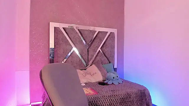 frany wolf  online show from December 2025 04:42:02 AM