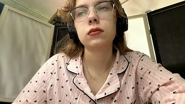 LouettaTornese online show from November 2025 08:25:02 AM