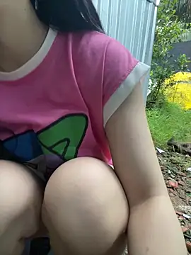 Snapshot of XndSeraphina chatting on December 2025 09:51:02 AM XndSeraphina online show from December 2025 09:51:02 AM