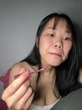 Kiee-lee online show from December 2025 04:36:01 PM