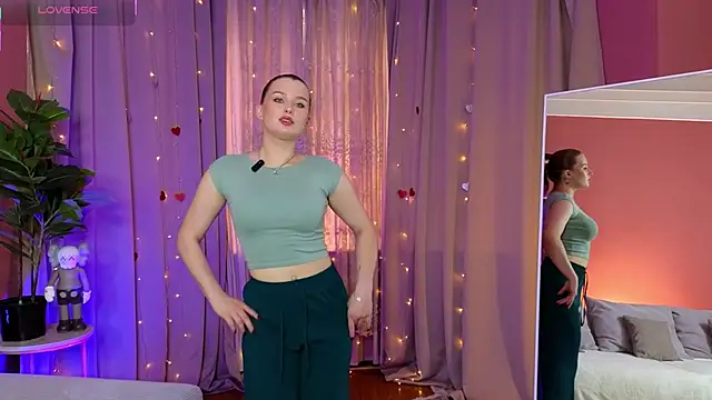 Snapshot of ImiMonroe chatting on April 2026 04:12:01 AM ImiMonroe online show from April 2026 04:12:01 AM