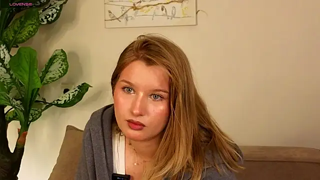 Snapshot of ImiMonroe chatting on April 2026 05:55:02 AM ImiMonroe online show from April 2026 05:55:02 AM