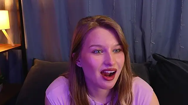 Snapshot of ImiMonroe chatting on April 2026 04:59:01 AM ImiMonroe online show from April 2026 04:59:01 AM