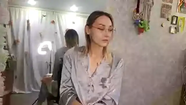 Snapshot of MistieSchorn chatting on November 2025 01:00:02 PM MistieSchorn online show from November 2025 01:00:02 PM