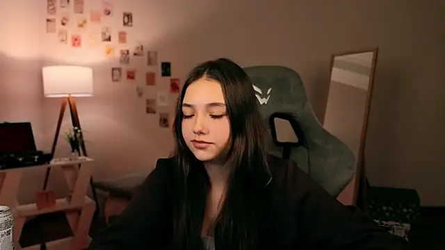 Vexorine online show from November 2025 07:48:02 PM