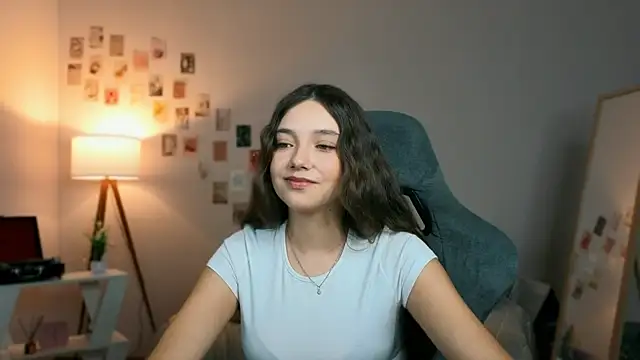 Snapshot of Vexorine chatting on April 2026 09:12:01 PM Vexorine online show from April 2026 09:12:01 PM