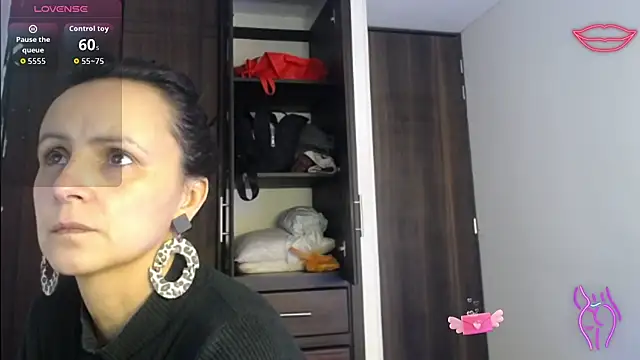 Juliana  lx online show from December 2025 01:18:02 PM