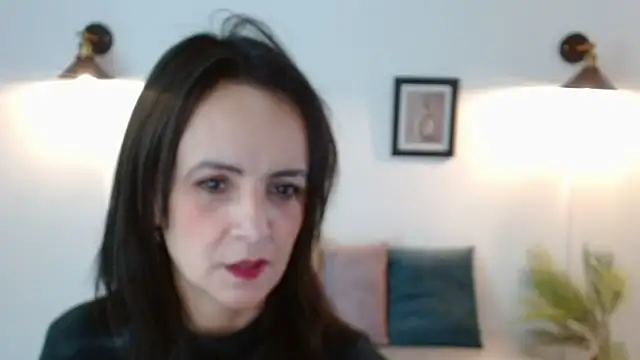 Snapshot of Juliana__lx chatting on April 2026 01:44:02 PM Juliana lx online show from April 2026 01:44:02 PM