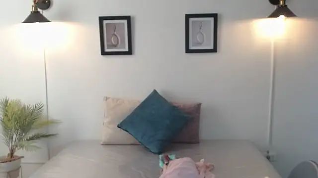 Snapshot of Juliana__lx chatting on April 2026 02:01:02 PM Juliana lx online show from April 2026 02:01:02 PM