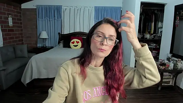 Charlotte-Willson online show from November 2025 01:06:01 AM