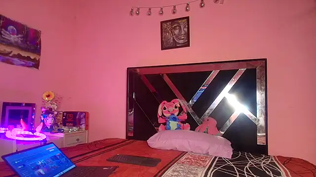 Snapshot of Venus2357 chatting on April 2026 01:25:01 AM Venus2357 online show from April 2026 01:25:01 AM