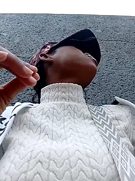 Snapshot of Sweethoneypot25 chatting on April 2026 10:39:01 AM Sweethoneypot25 online show from April 2026 10:39:01 AM