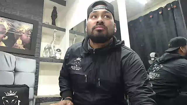 Snapshot of Liam_hairy chatting on November 2025 02:58:01 AM Liam hairy online show from November 2025 02:58:01 AM