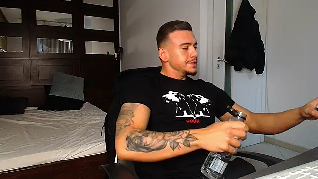 ElijahThorne online show from February 2026 10:14:02 AM