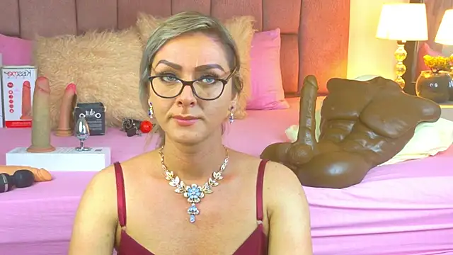 Lunitaa Diva online show from June 2026 07:41:01 PM