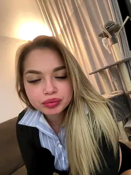 Snapshot of Ibolya_7 chatting on January 2026 10:56:01 PM Ibolya 7 online show from January 2026 10:56:01 PM