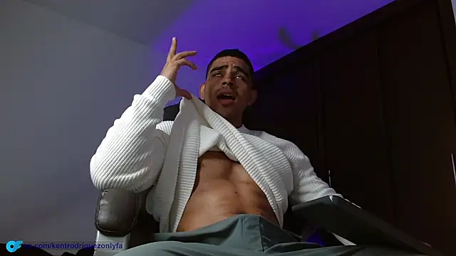 Snapshot of Kent_Rodriguez chatting on December 2025 11:10:01 PM Kent Rodriguez online show from December 2025 11:10:01 PM