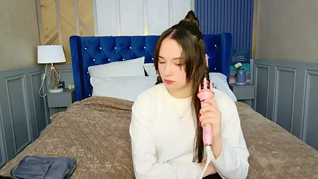 Amber Bond online show from January 2026 06:06:02 AM