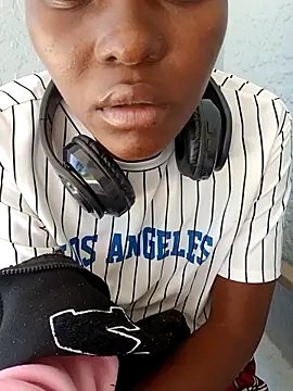 VirginPrincess06 online show from December 2025 10:22:01 AM